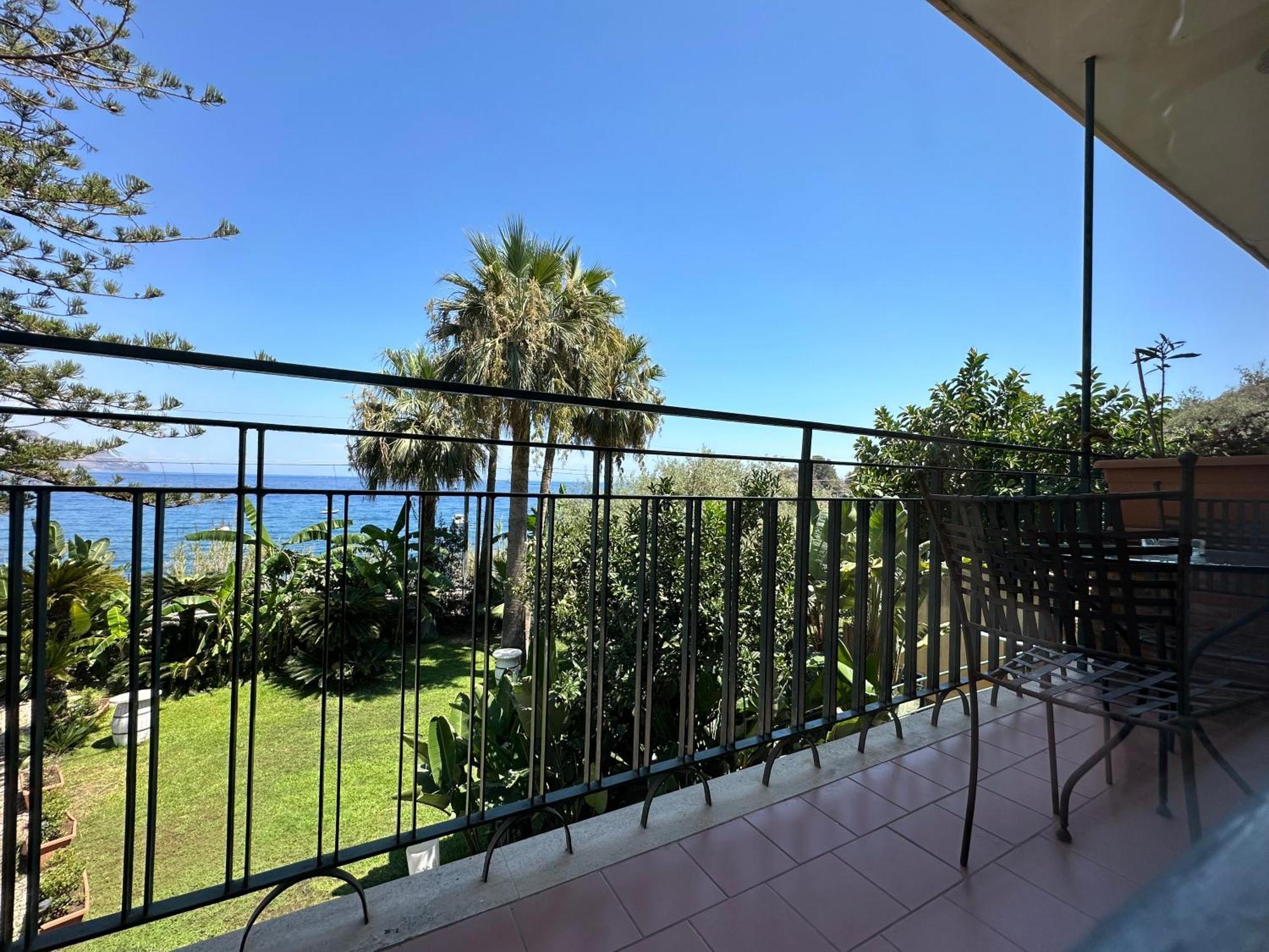 Hotel Baia Delle Sirene Таорміна Екстер'єр фото
