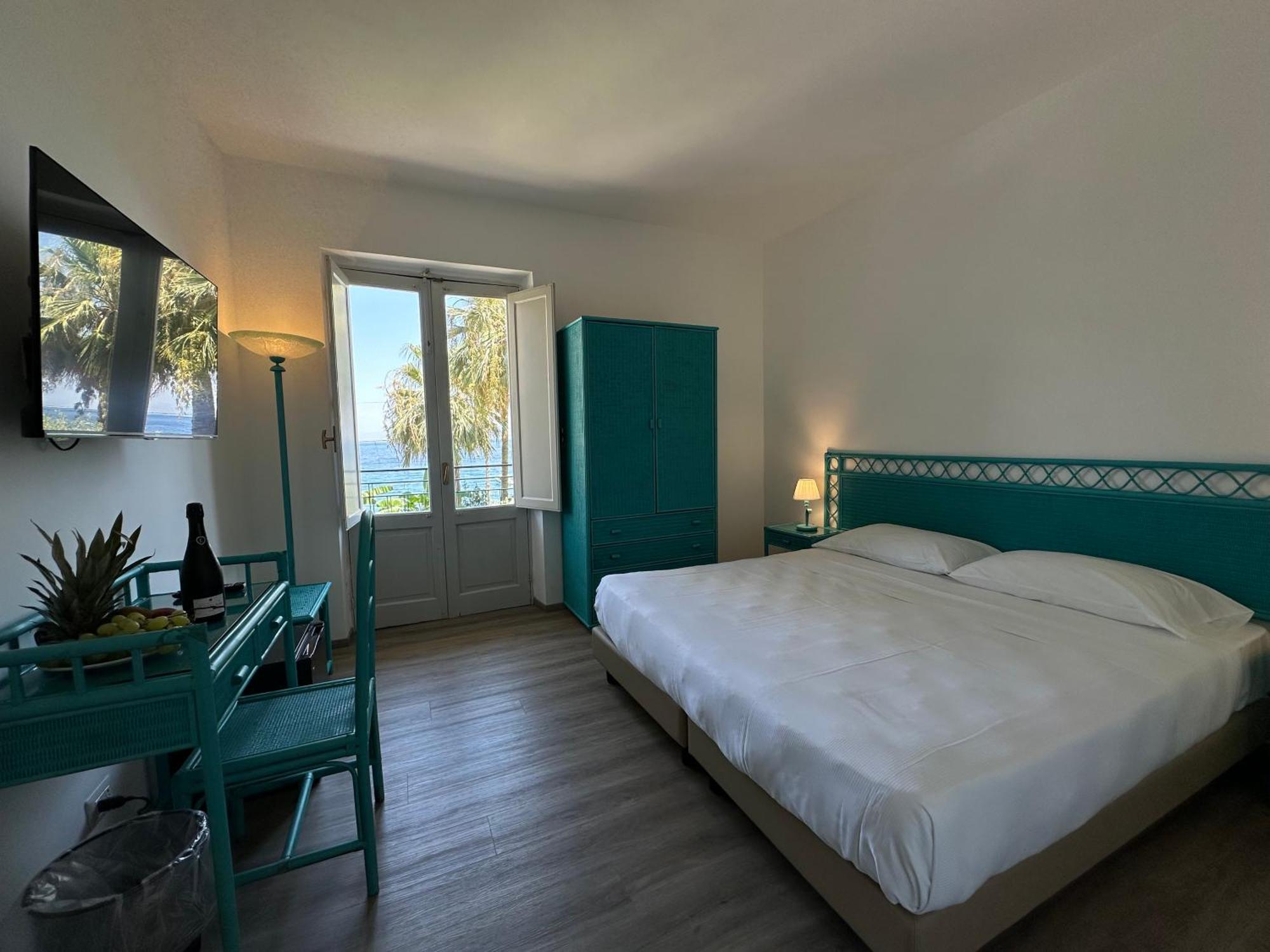 Hotel Baia Delle Sirene Таорміна Екстер'єр фото